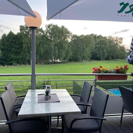 Hotel Und Restaurant Zum Bunten Hirsch Mirow Eksteriør billede