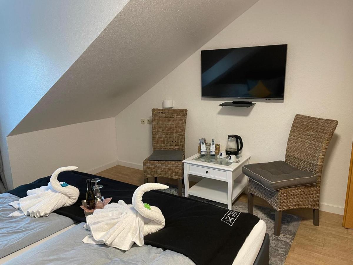 Hotel Und Restaurant Zum Bunten Hirsch Mirow Eksteriør billede