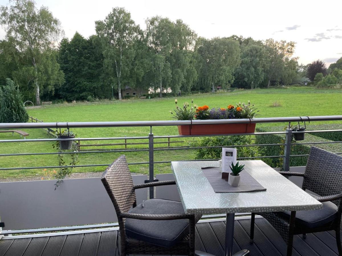 Hotel Und Restaurant Zum Bunten Hirsch Mirow Eksteriør billede