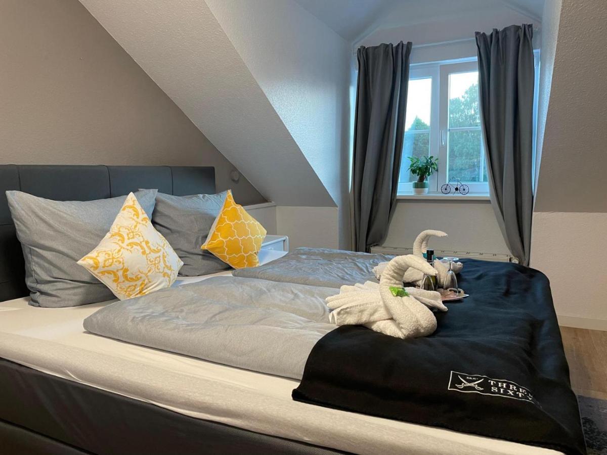 Hotel Und Restaurant Zum Bunten Hirsch Mirow Eksteriør billede